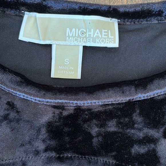Michael Kors crushed velvet cut out top. - Picture 4 of 7